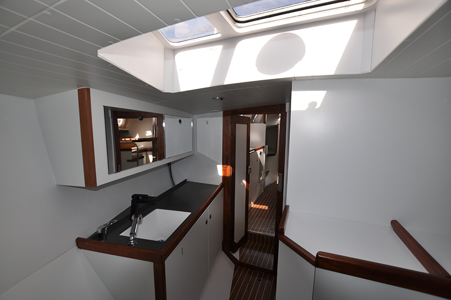DREAM RACER BOATS aluminium_hatch_coaming_refit_shower_cabin_boat_yacht_comfort_marine_equipement Eco-responsibility: Dream Racer Boats pushes the reflection of aluminum boat refit further Featured News  