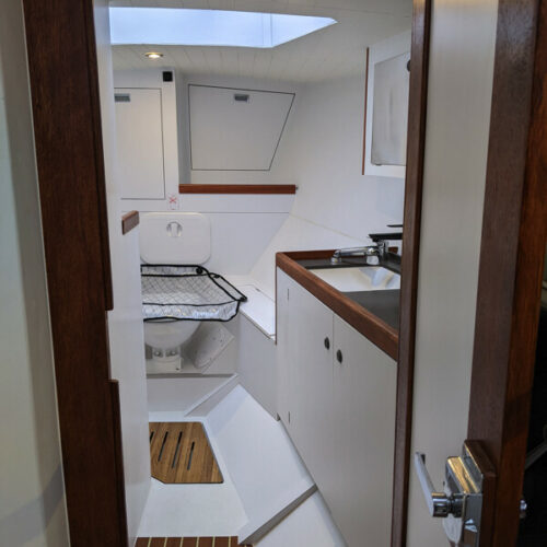 DREAM RACER BOATS forepeak_wooden_gratin_teak_moabi_cabin_shower_floor_marine_slatted_flooring_WC-500x500 Eco-responsibility: Dream Racer Boats pushes the reflection of aluminum boat refit further Featured News  