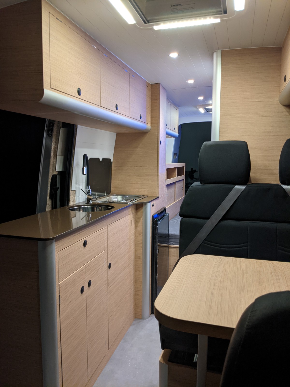 agencement haut de gamme résistant aventure baroudeur Mercedes Sprinter 4x4