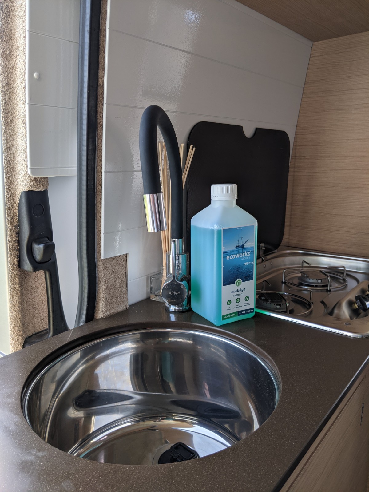 cuisine intégrée tout équipé fourgon offroad camion Mercedes Sprinter 4x4