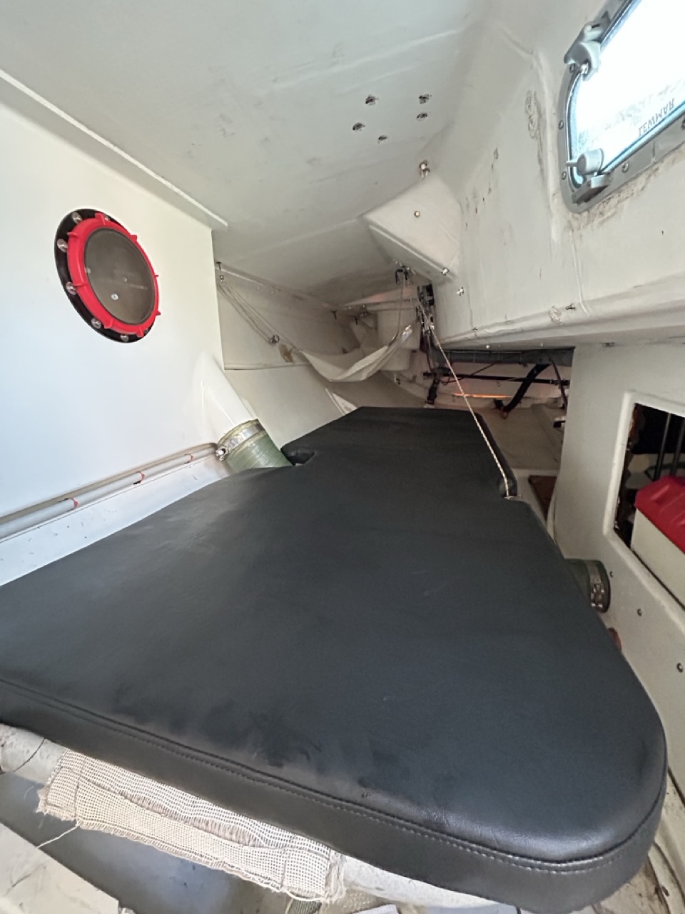 matelas sur-mesure pour banette sur pivot, couchage orientable à la gite