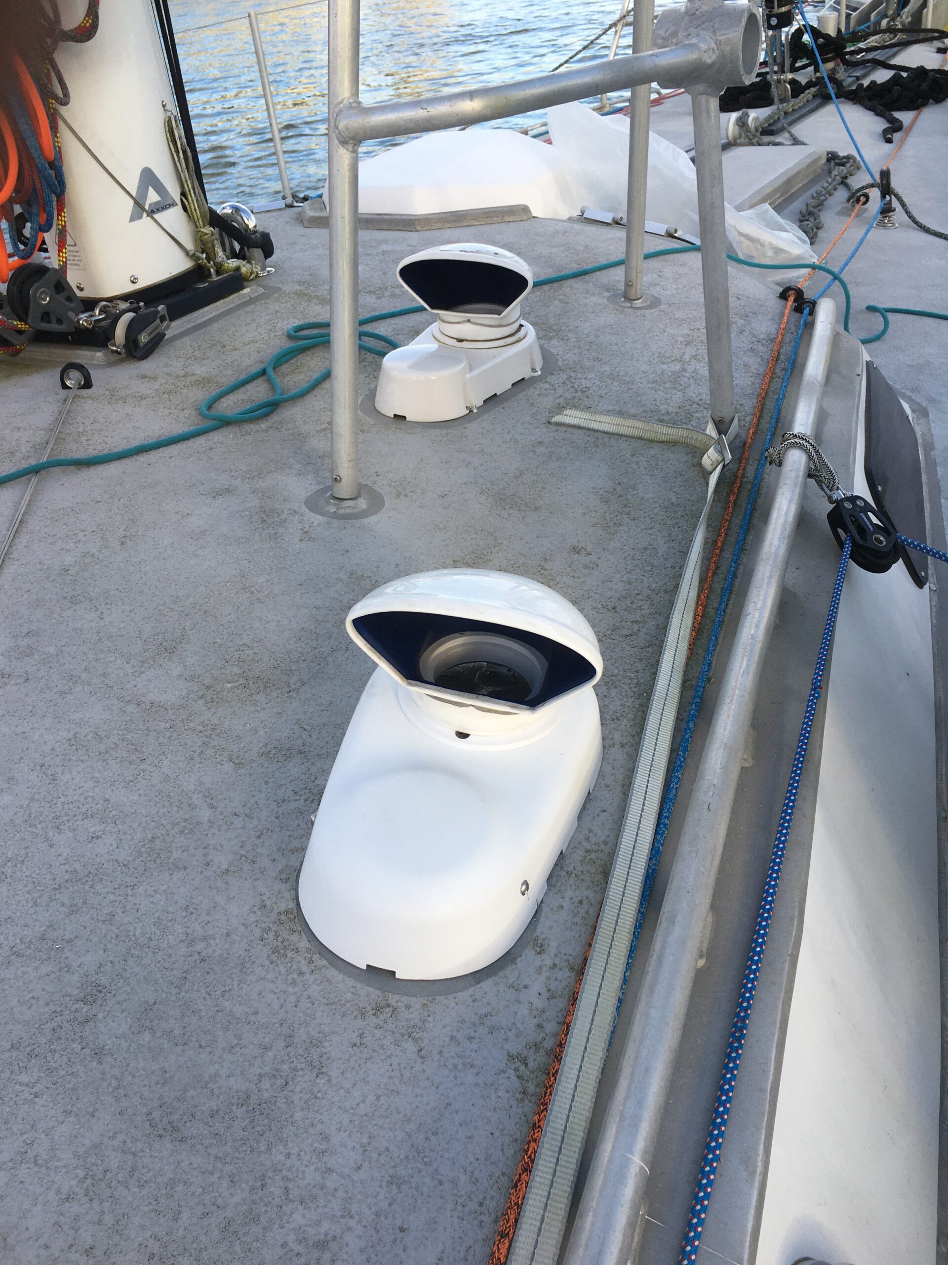 création de support boite dorade en composite résistant pour condition et configuration voilier grand voyage