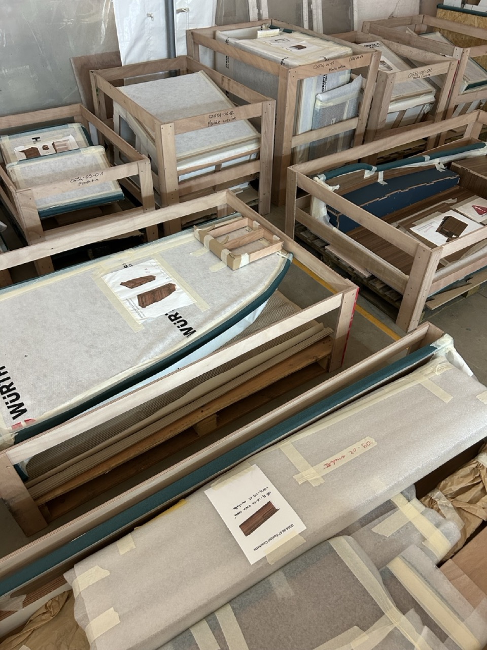 livraison de meuble prêt à installer pour bateau fabrication robuste marin montage IKEA