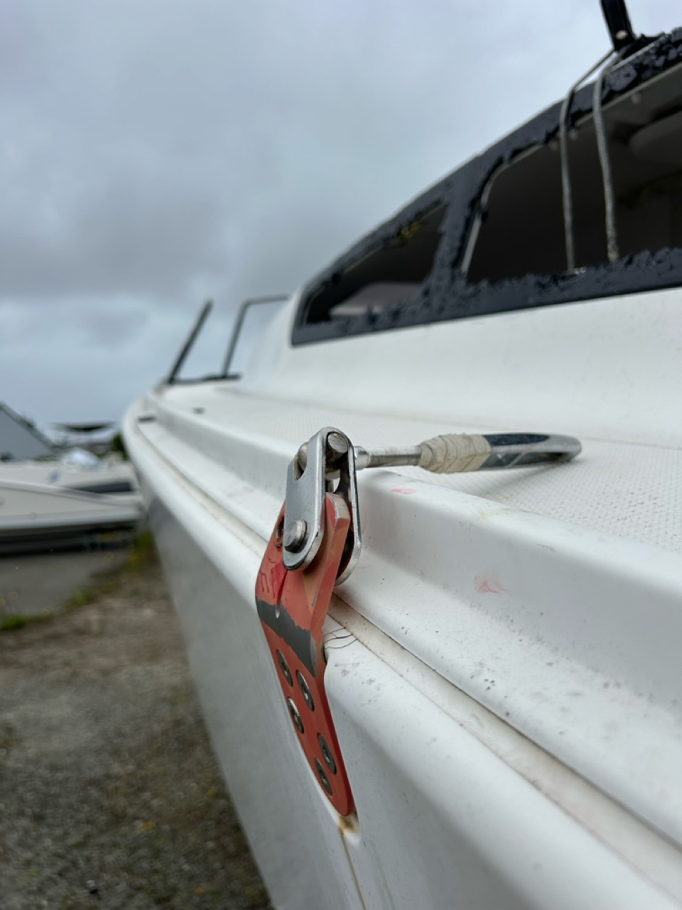Reconditionnement écologique d'un bateau accidenté pour une seconde vie